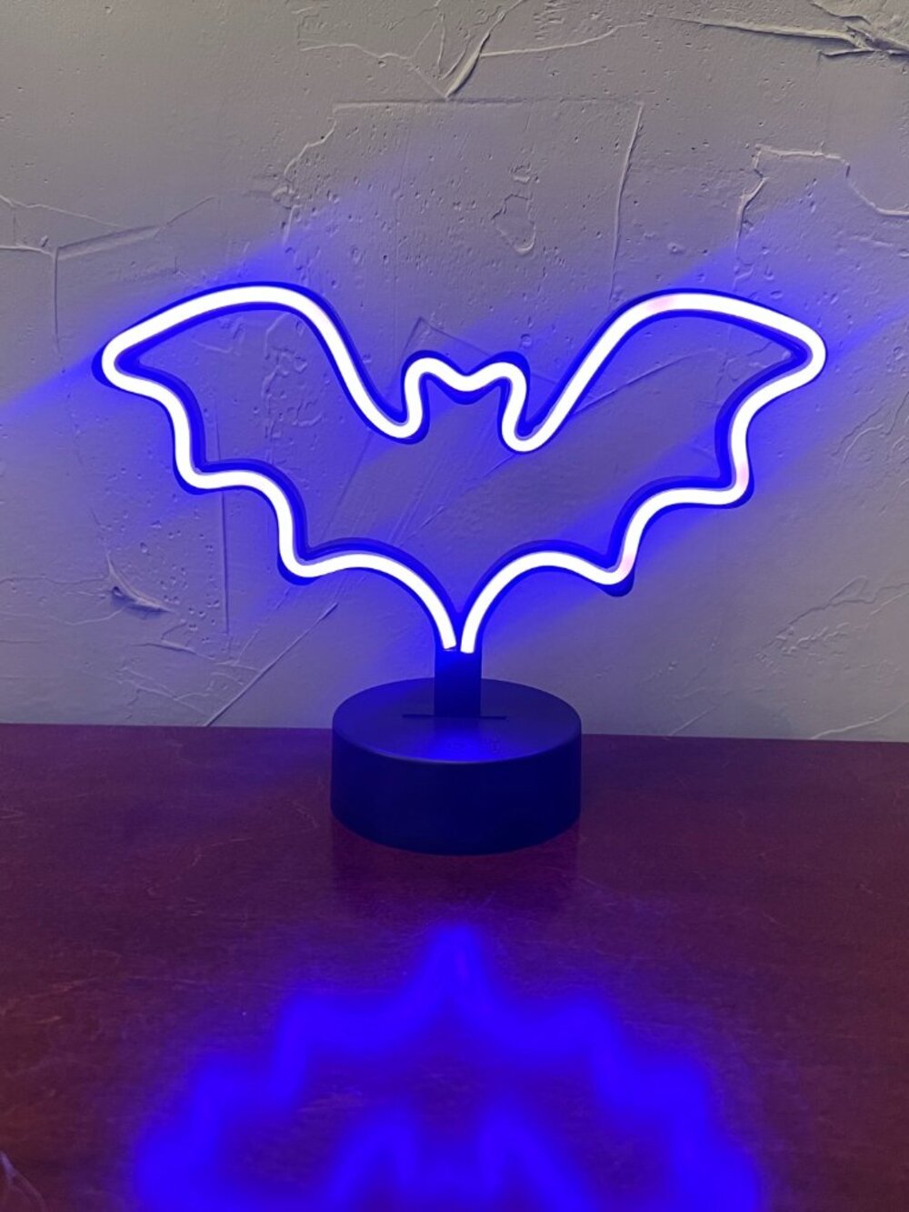 Halloween LED Neon Bat Table Lamp Purple Light Battery Operated Spooky Decor